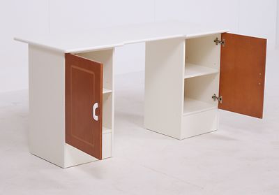 Niko kirjoituspöytä 2-osainen ovikaapeilla