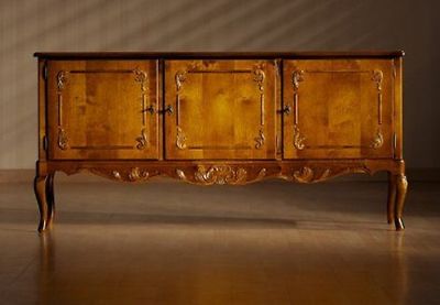 Talonpoikaisrokokoo astiakaappi 232