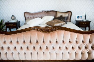 Talonpoikaisrokokoo sänky 262 verhoiltu 160x200cm