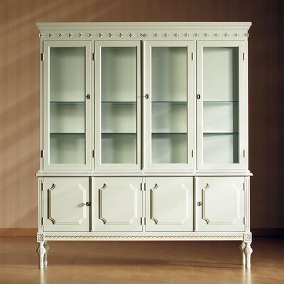 Kustavilainen hopeakaappi 129