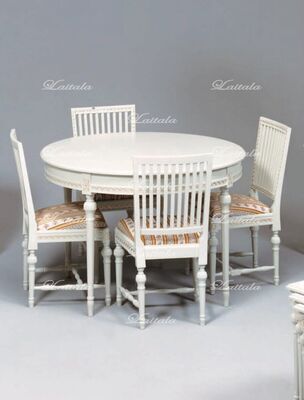 Kustavilainen ruokapöytä. 110x110+40