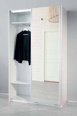 Stina liukuovikaappi