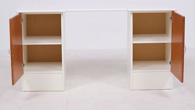 Niko kirjoituspöytä 2-osainen ovikaapeilla