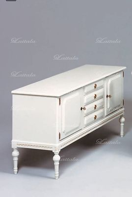 Kustavilainen astiakaappi 132