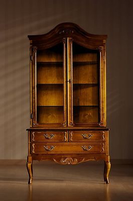 Talonpoikaisrokokoo hopeakaappi 230