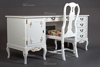 Talonpoikaisrokokoo kirjoituspöytä 241